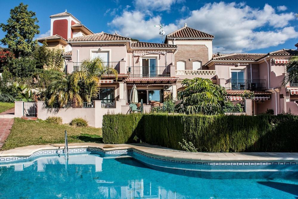 Cipreses House Vakantiehuis *